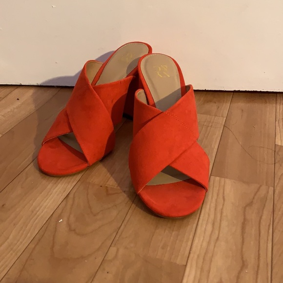 Red sandals - Picture 2 of 4